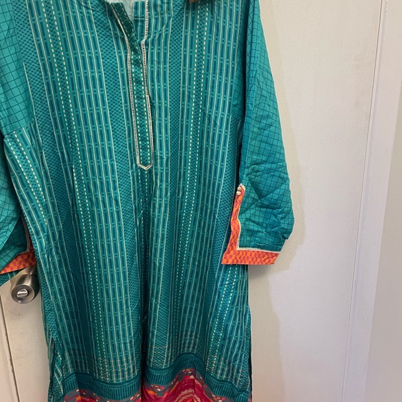 Kurta - Picture 2 of 2